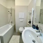 Swallow I Freeparking Apartament Budapeszt